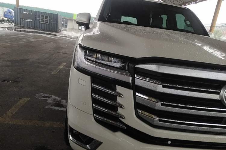 Used Toyota Land Cruiser  Right Front Headlight