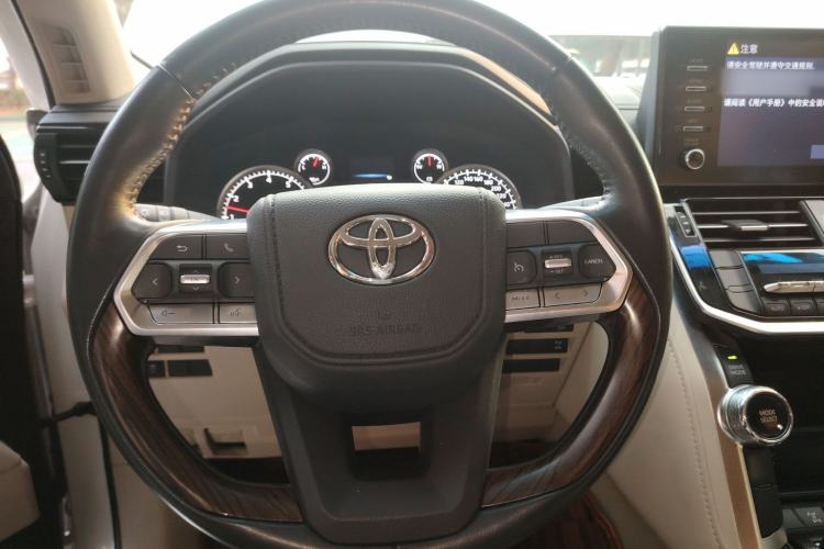 Used Toyota Land Cruiser 2022 3500 3.5T GXR with 20 Wheels Velvet Finish No Creep—Middle East Steering Wheel