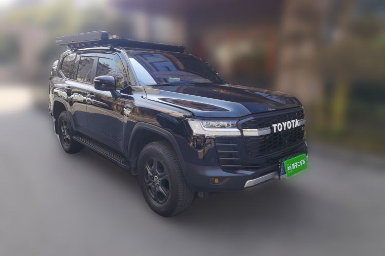 Used Toyota Land Cruiser 2023 Toyota Land Cruiser 3500 3.5T GXR with 18-inch Wheels 8 Airbags and Sunroof – Middle East Version Front Right 45 Deg
