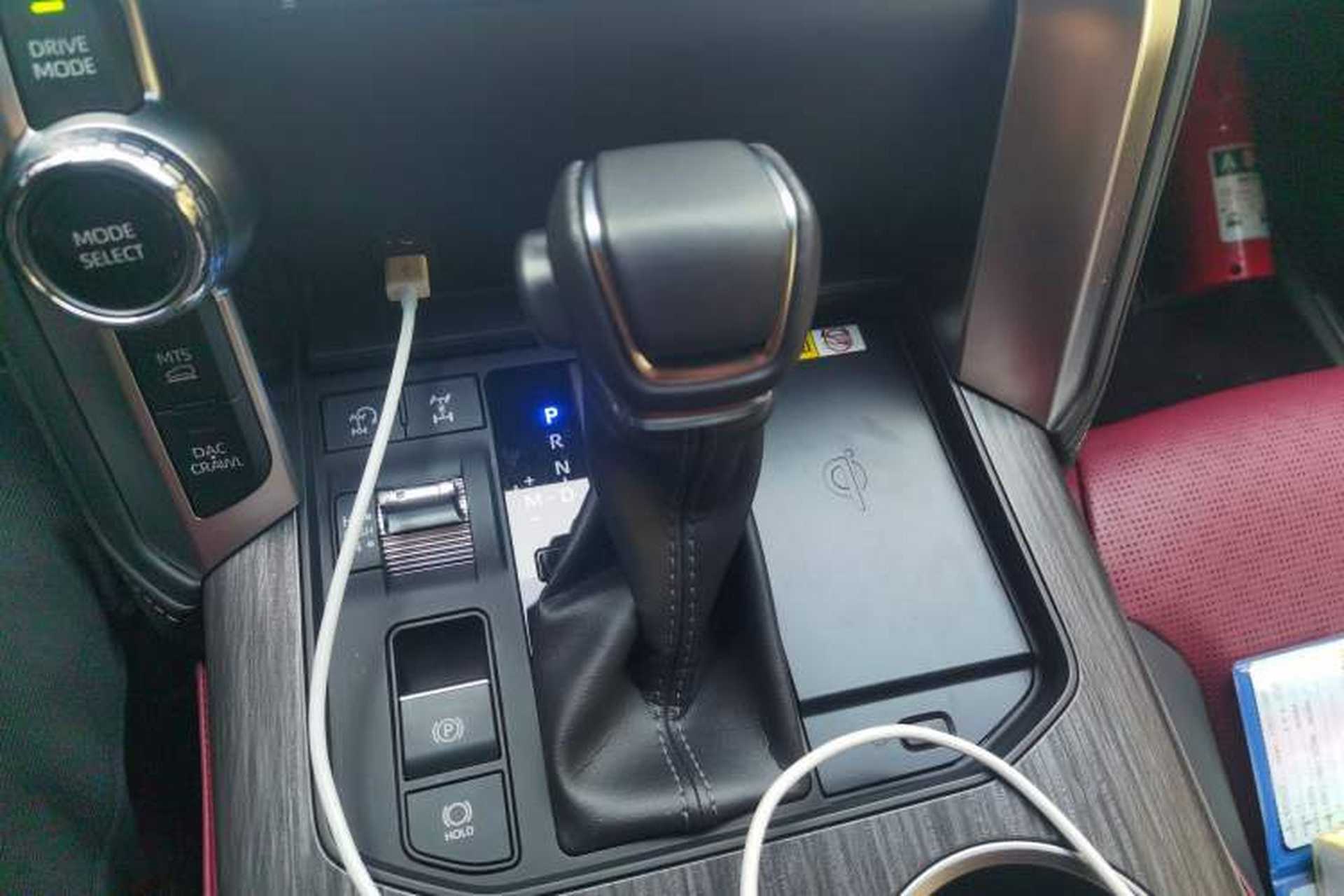 Used Toyota Land Cruiser 2023 Toyota Land Cruiser 3500 3.5T GXR with 18-inch Wheels 8 Airbags and Sunroof – Middle East Version Gear Lever