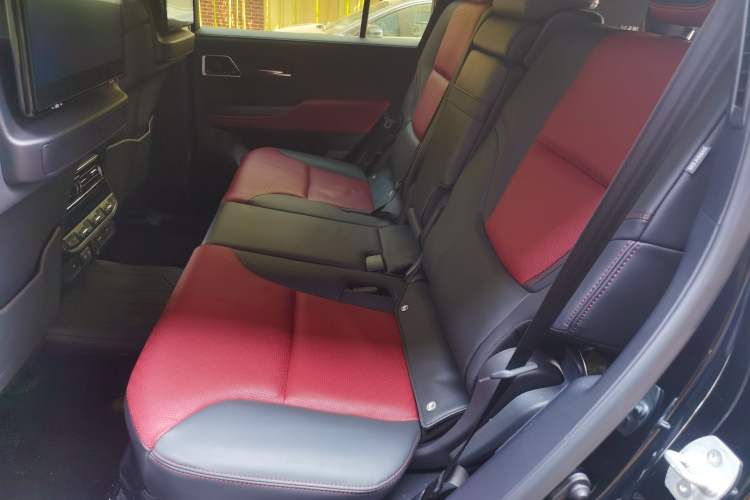 Used Toyota Land Cruiser 2023 Toyota Land Cruiser 3500 3.5T GXR with 18-inch Wheels 8 Airbags and Sunroof – Middle East Version Left Rear Seat