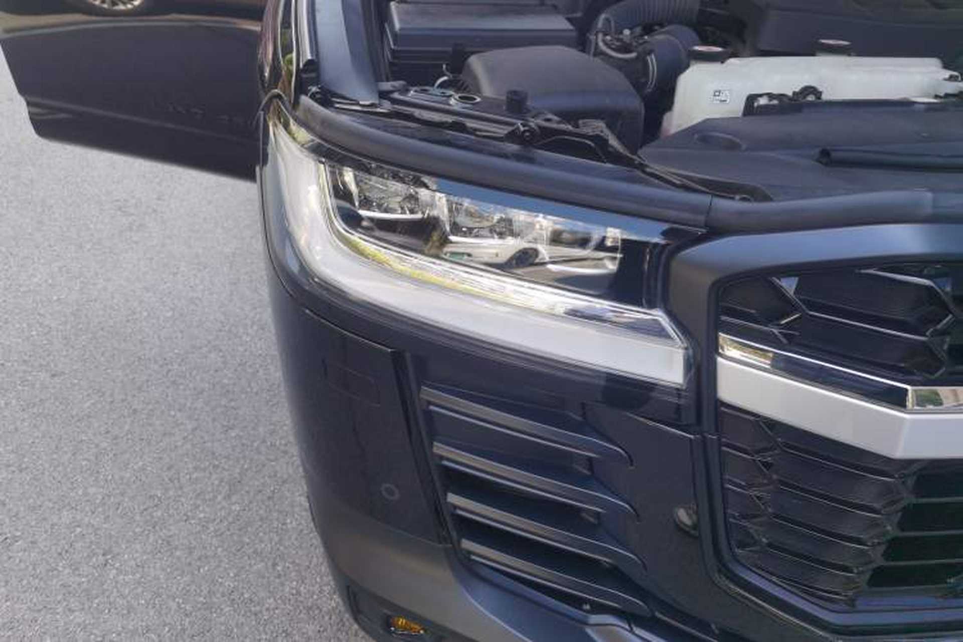 Used Toyota Land Cruiser 2023 Toyota Land Cruiser 3500 3.5T GXR with 18-inch Wheels 8 Airbags and Sunroof – Middle East Version Right Front Headlight
