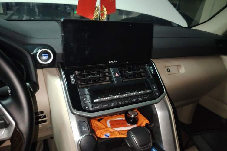 Used Toyota Land Cruiser 2023 4.0L GXR Eight-Cylinder 18-Inch Wheels Middle East Edition Audio And AC Panel