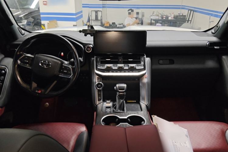Used Toyota Land Cruiser  Center Console