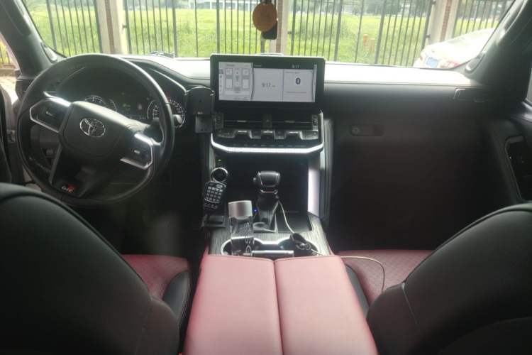 Used Toyota Land Cruiser  Center Console