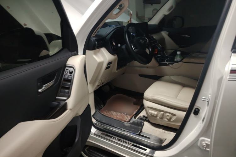 Used Toyota Land Cruiser 2023 4.0L GXR Eight-Cylinder 18-Inch Wheels Middle East Edition Driver Seat