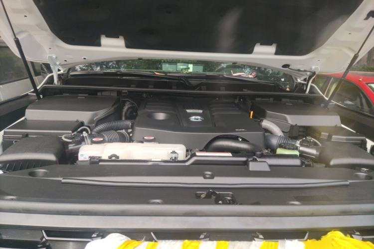 Used Toyota Land Cruiser  Engine Bay