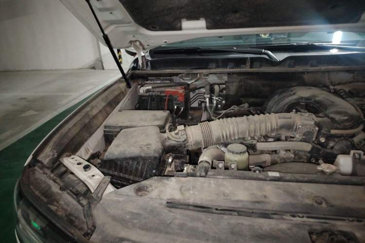 Used Toyota Land Cruiser 2023 4.0L GXR Eight-Cylinder 18-Inch Wheels Middle East Edition Engine Bay Right