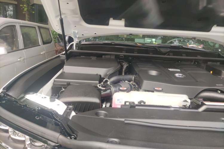 Used Toyota Land Cruiser  Engine Bay Right