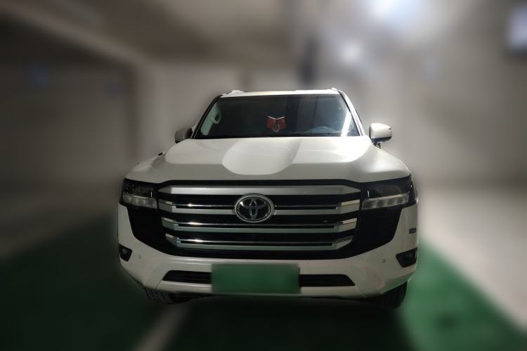 Used Toyota Land Cruiser 2023 4.0L GXR Eight-Cylinder 18-Inch Wheels Middle East Edition Front