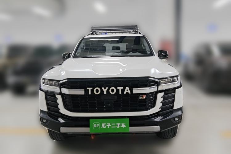 Used Toyota Land Cruiser  Front