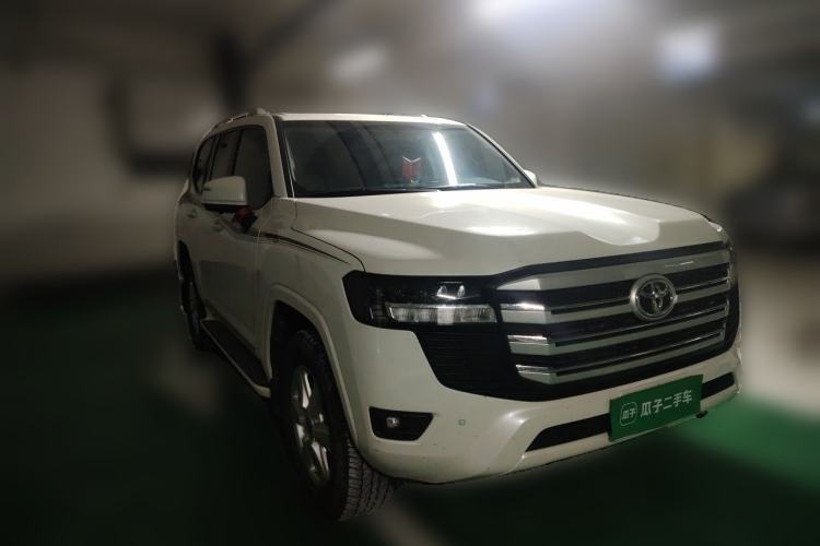 Used Toyota Land Cruiser 2023 4.0L GXR Eight-Cylinder 18-Inch Wheels Middle East Edition Front Right 45 Deg