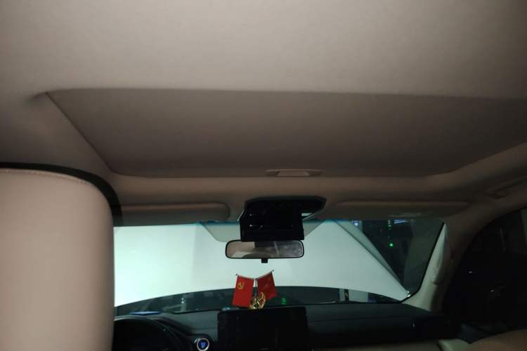 Used Toyota Land Cruiser 2023 4.0L GXR Eight-Cylinder 18-Inch Wheels Middle East Edition Headliner