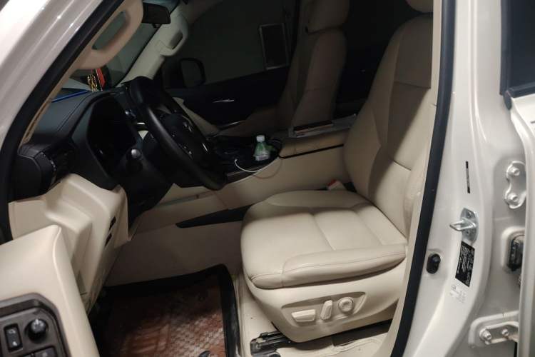 Used Toyota Land Cruiser 2023 4.0L GXR Eight-Cylinder 18-Inch Wheels Middle East Edition Left Front Seat