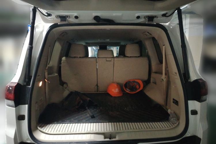 Used Toyota Land Cruiser 2023 4.0L GXR Eight-Cylinder 18-Inch Wheels Middle East Edition Trunk