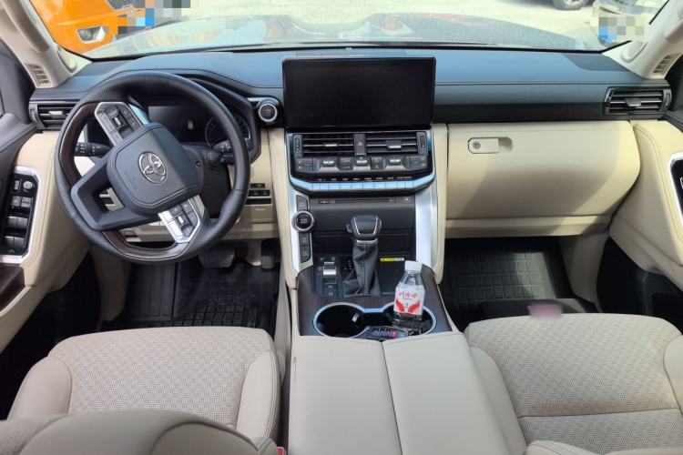 Used Toyota Land Cruiser  Center Console