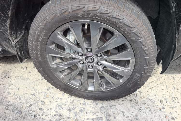 Used Toyota Land Cruiser  Right Front Wheel Hub
