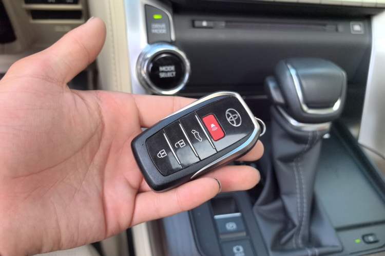 Used Toyota Land Cruiser  Vehicle Key