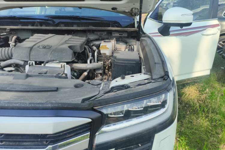 Used Toyota Land Cruiser  Engine Bay Left