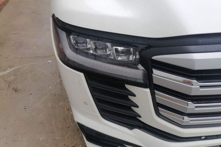 Used Toyota Land Cruiser  Right Front Headlight