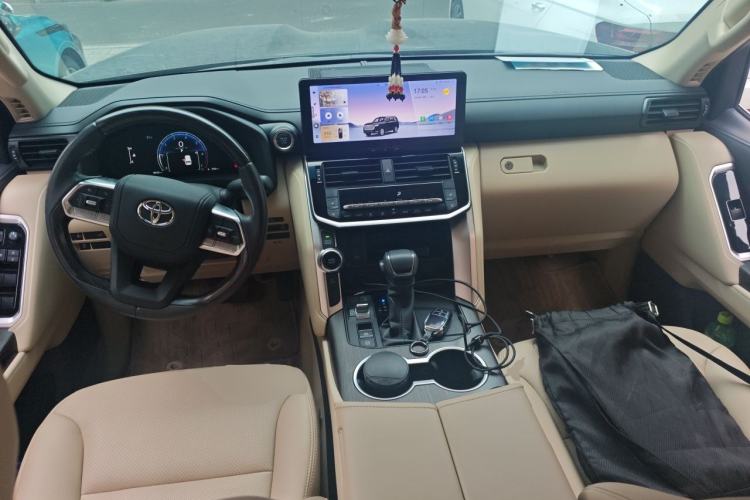 Used Toyota Land Cruiser  Center Console