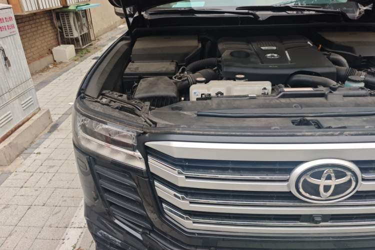 Used Toyota Land Cruiser  Engine Bay Right