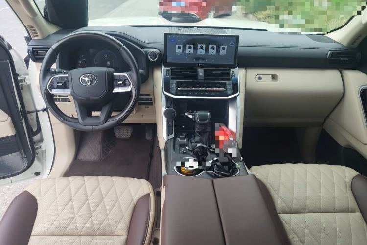 Used Toyota Land Cruiser  Center Console
