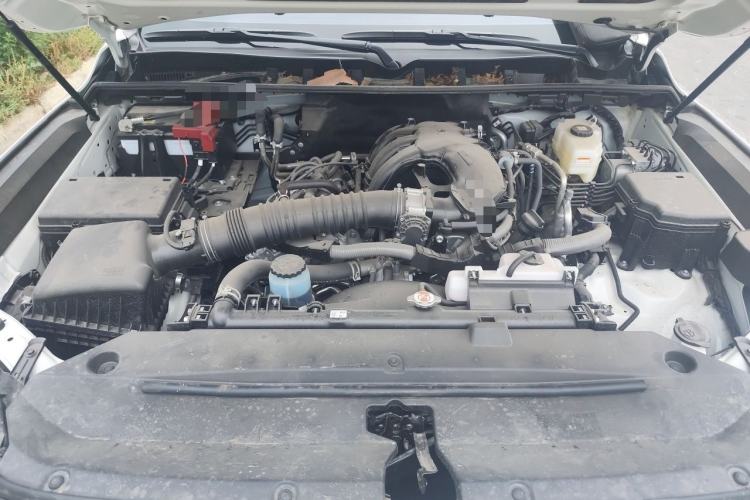 Used Toyota Land Cruiser  Engine Bay