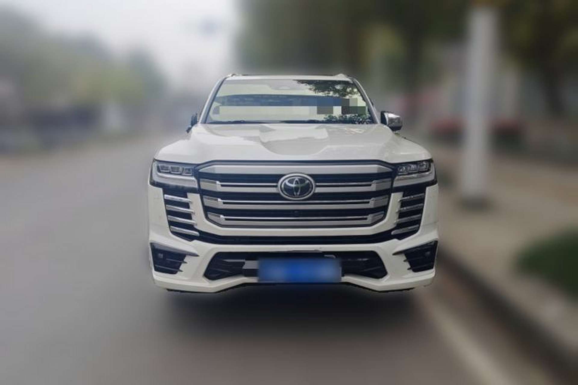 Used Toyota Land Cruiser  Front