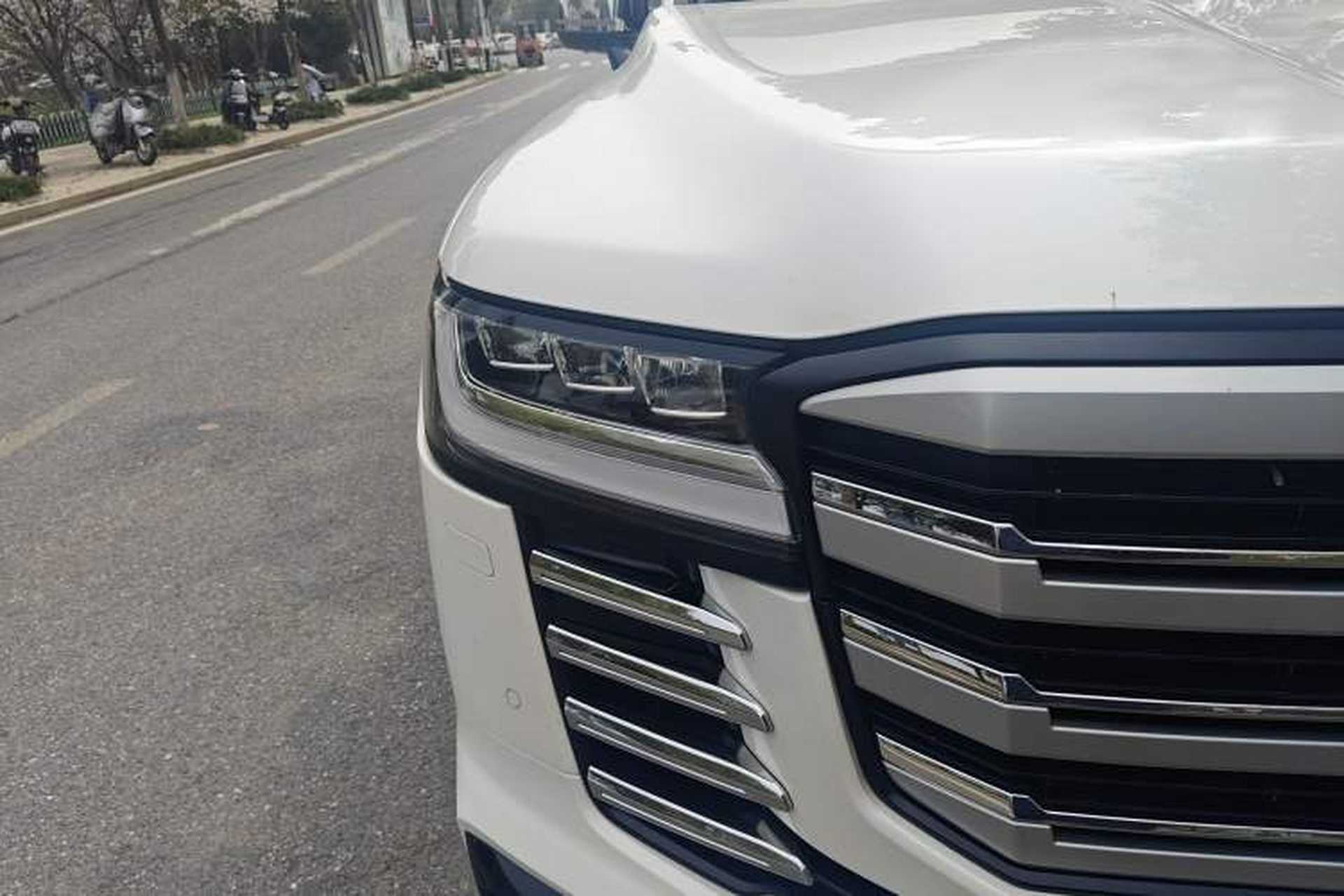 Used Toyota Land Cruiser  Right Front Headlight