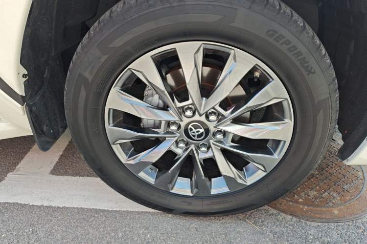 Used Toyota Land Cruiser  Right Front Wheel Hub
