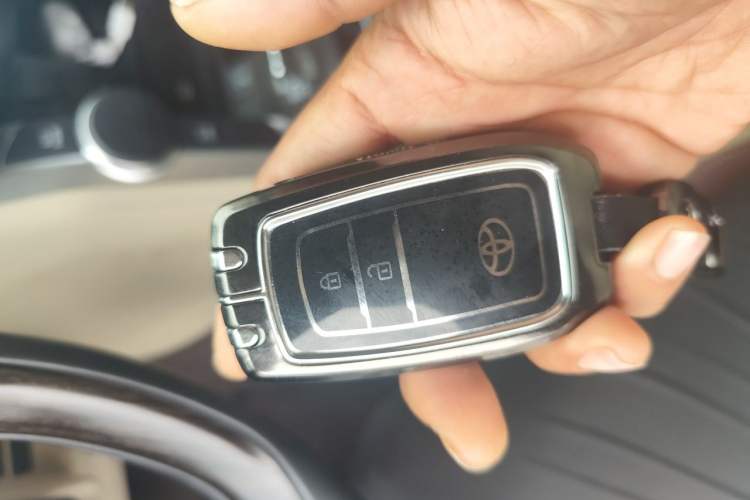 Used Toyota Land Cruiser  Vehicle Key