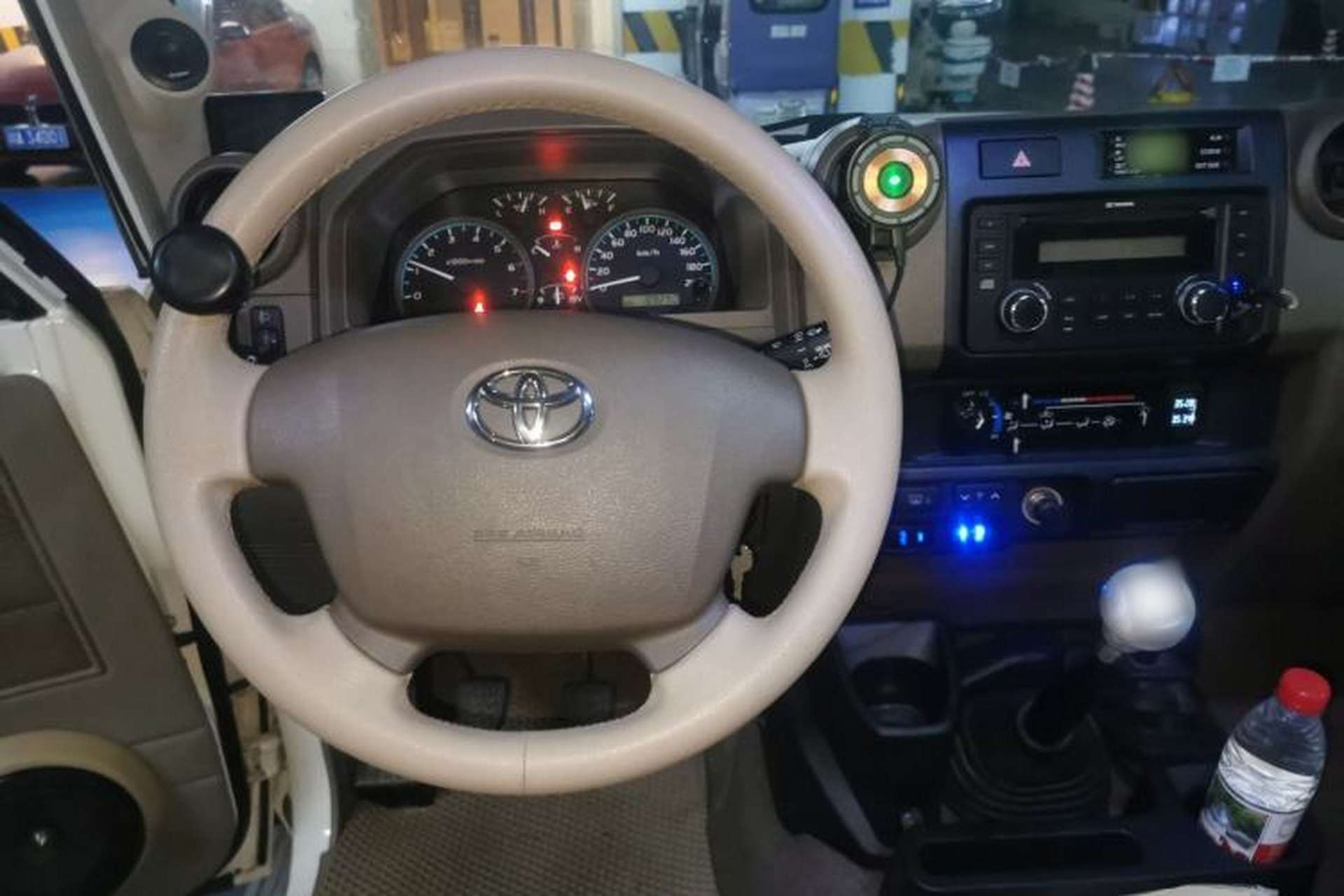 Used Toyota Land Cruiser 70  Center Console