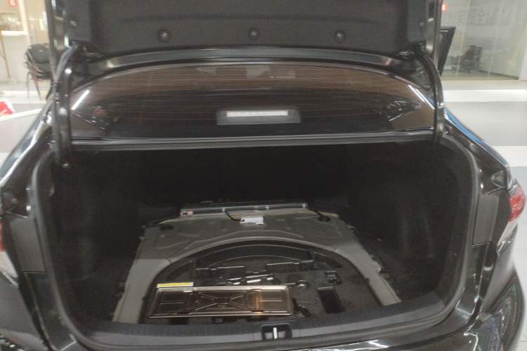Used Toyota Levin 2022 Dual-Motor 1.8H E-CVT Sport Edition Trunk