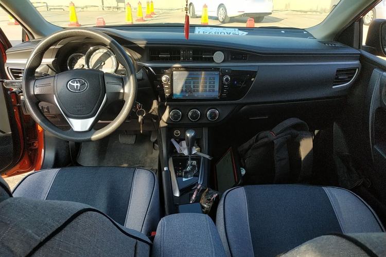 Used Toyota Levin 2015 1.6G CVT Orange Limited Edition Center Console