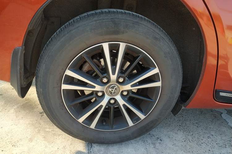 Used Toyota Levin 2015 1.6G CVT Orange Limited Edition Right Rear Wheel Hub