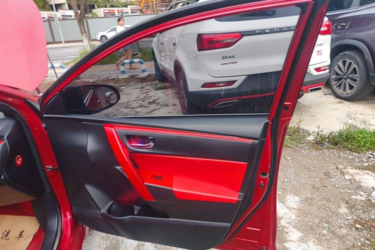 Used Toyota Levin 2014 1.6G Manual Elite Edition Right Front Door Interior