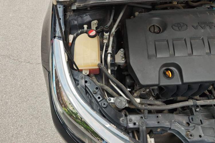 Used Toyota Levin 2014 1.6G CVT Elite Edition Engine Bay Right