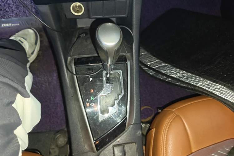 Used Toyota Levin 2014 1.6G CVT Elite Edition Gear Lever