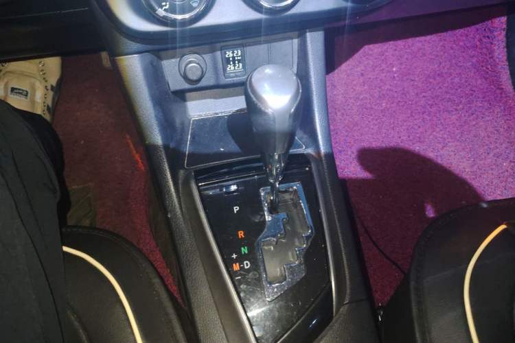 Used Toyota Levin 2014 1.6G CVT Elite Edition Gear Lever