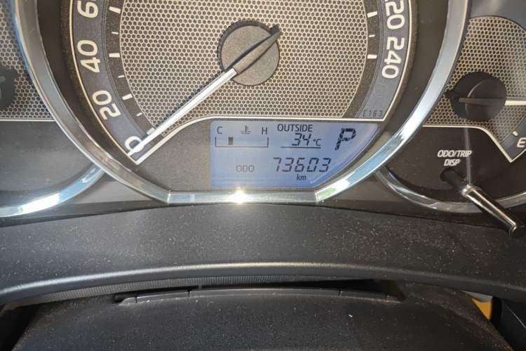 Used Toyota Levin 2014 1.6G CVT Elite Edition Odometer Close Up