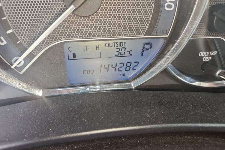 Used Toyota Levin 2014 1.6G CVT Elite Edition Odometer Close Up