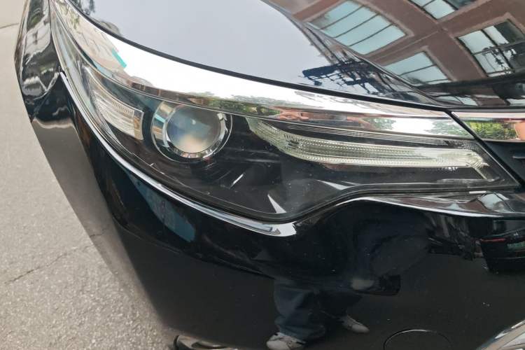 Used Toyota Levin 2014 1.6G CVT Elite Edition Right Front Headlight