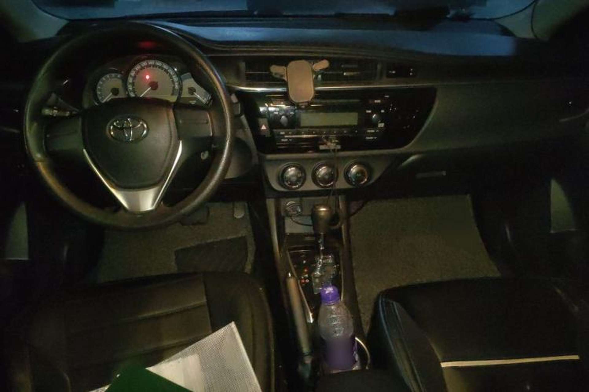 Used Toyota Levin 2014 1.6G CVT Elite Edition Center Console