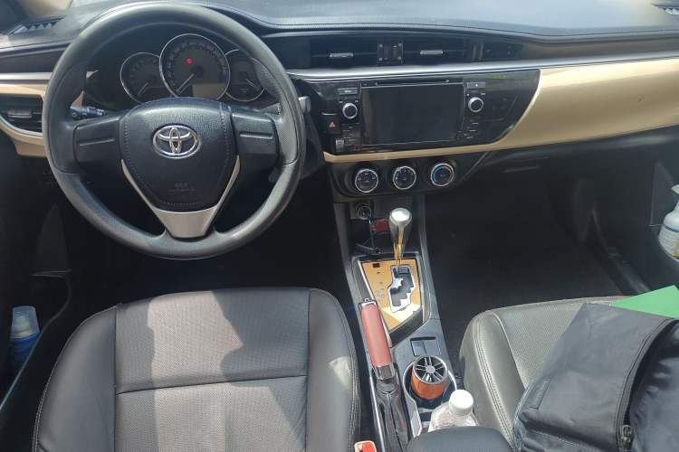 Used Toyota Levin 2014 1.6G CVT Elite Edition Center Console