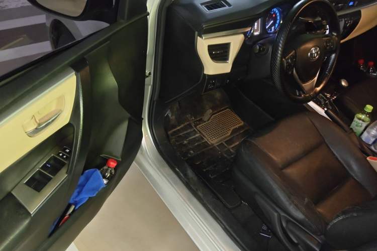 Used Toyota Levin 2014 1.8 GS CVT Elite Edition Driver Seat