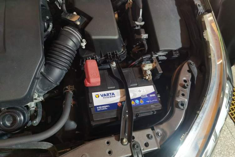 Used Toyota Levin 2014 1.8 GS CVT Elite Edition Engine Bay Left