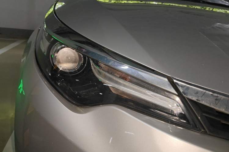 Used Toyota Levin 2014 1.8 GS CVT Elite Edition Right Front Headlight