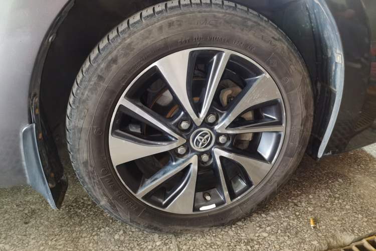 Used Toyota Levin 2014 1.8 GS CVT Elite Edition Right Front Wheel Hub