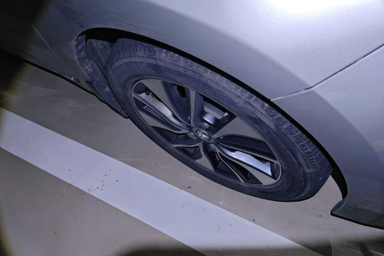 Used Toyota Levin 2014 1.8 GS CVT Elite Edition Right Front Wheel Hub